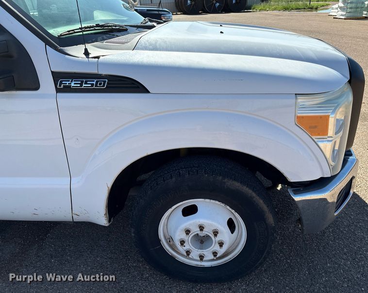 image for item DX8005 2011 Ford F350 Super Duty bucket truck