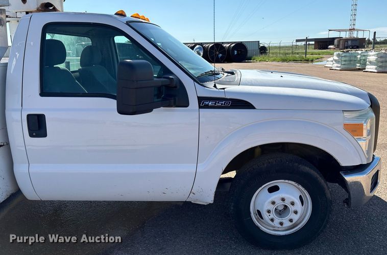 image for item DX8005 2011 Ford F350 Super Duty bucket truck