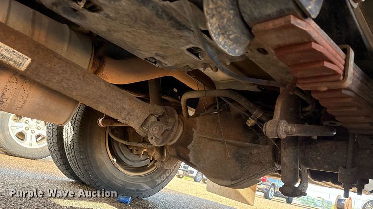 image for item DX8005 2011 Ford F350 Super Duty bucket truck