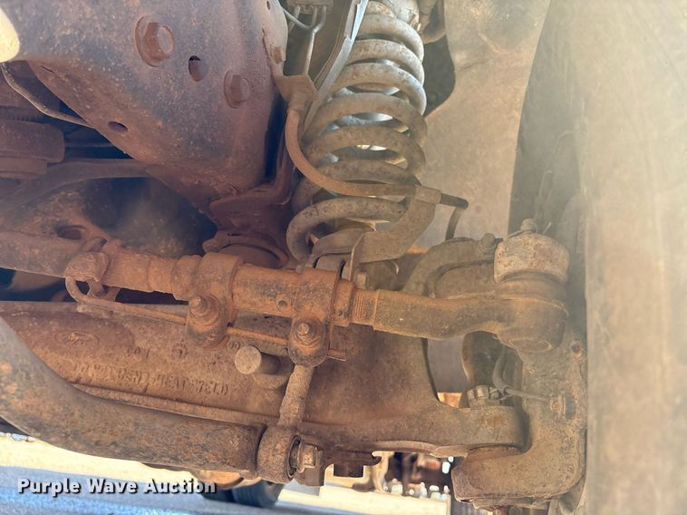 image for item DX8005 2011 Ford F350 Super Duty bucket truck