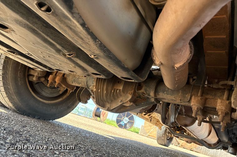 image for item DX8005 2011 Ford F350 Super Duty bucket truck