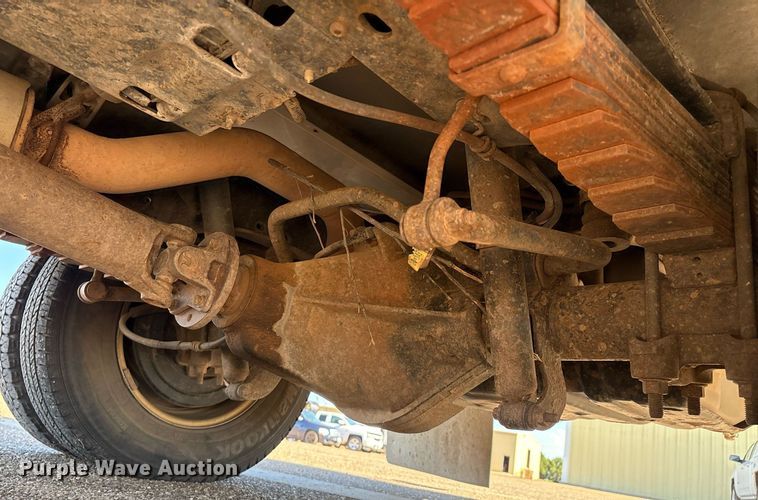 image for item DX8005 2011 Ford F350 Super Duty bucket truck