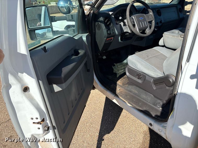 image for item DX8005 2011 Ford F350 Super Duty bucket truck