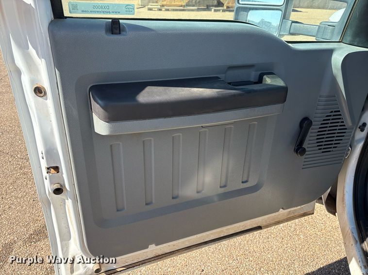 image for item DX8005 2011 Ford F350 Super Duty bucket truck