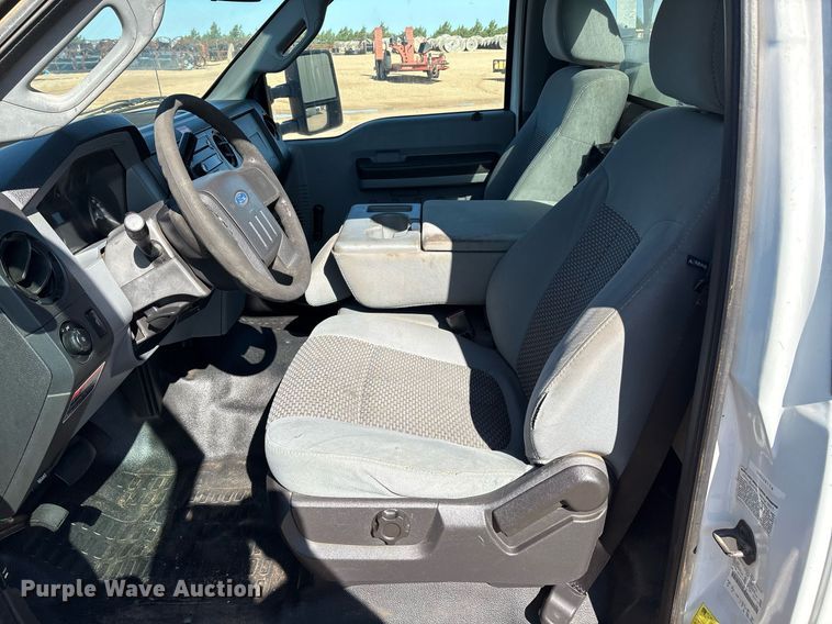 image for item DX8005 2011 Ford F350 Super Duty bucket truck