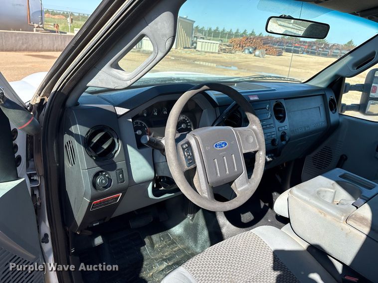 image for item DX8005 2011 Ford F350 Super Duty bucket truck