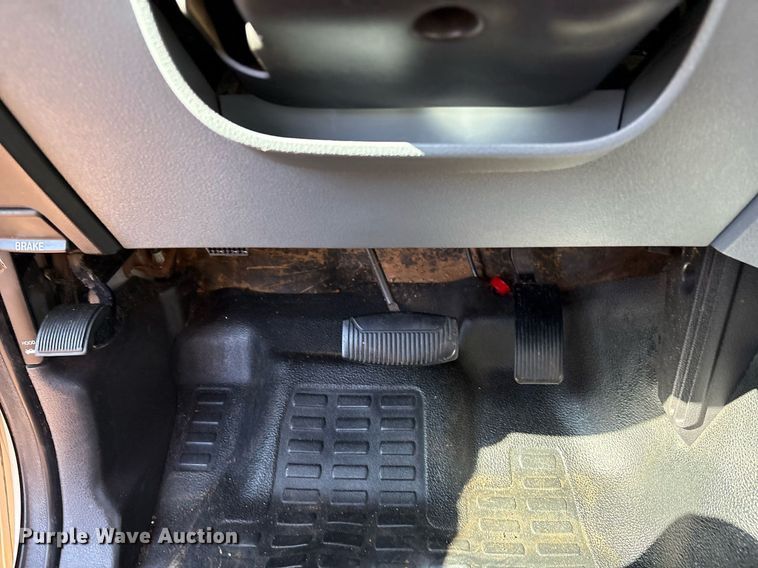 image for item DX8005 2011 Ford F350 Super Duty bucket truck