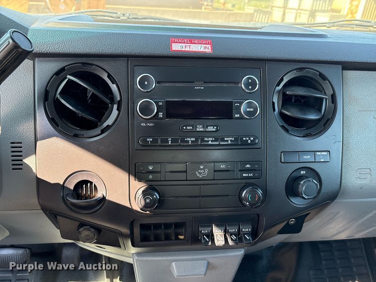 image for item DX8005 2011 Ford F350 Super Duty bucket truck