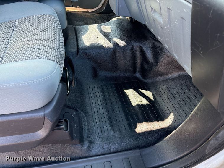 image for item DX8005 2011 Ford F350 Super Duty bucket truck