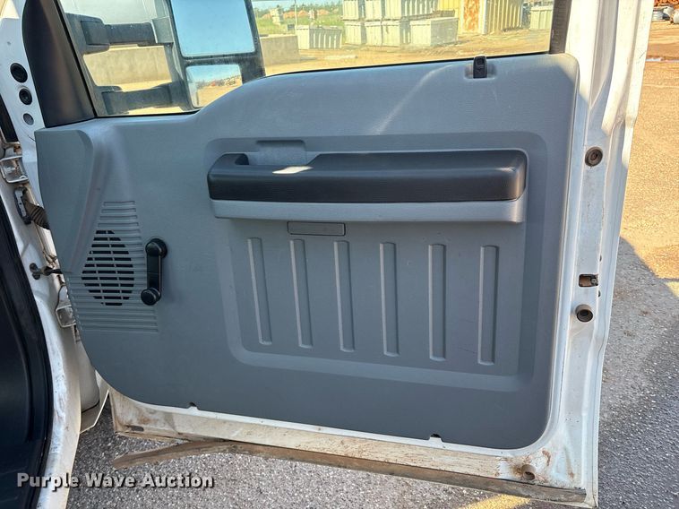 image for item DX8005 2011 Ford F350 Super Duty bucket truck