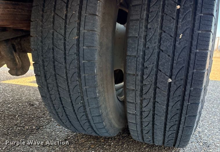 image for item DX8005 2011 Ford F350 Super Duty bucket truck