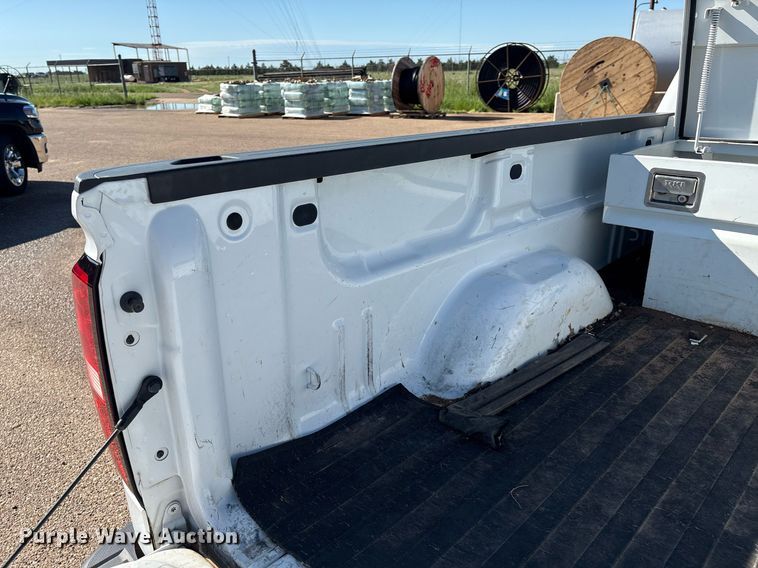 image for item DX8006 2018 Chevrolet Silverado 1500 Double Cab pickup truck