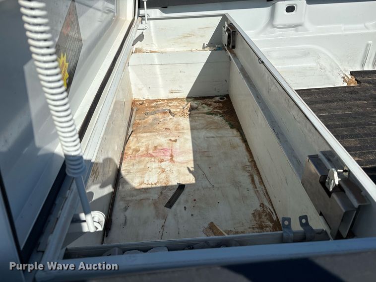 image for item DX8006 2018 Chevrolet Silverado 1500 Double Cab pickup truck