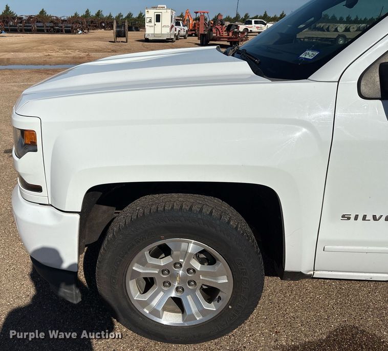 image for item DX8006 2018 Chevrolet Silverado 1500 Double Cab pickup truck