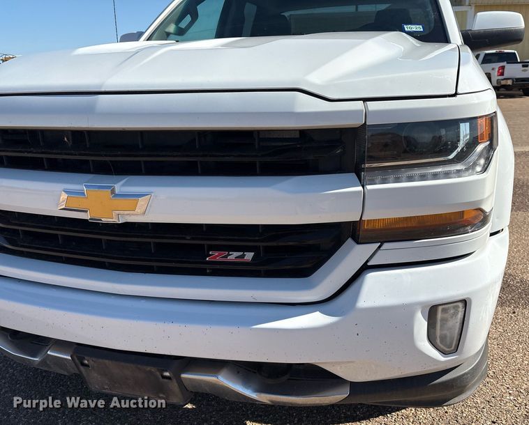 image for item DX8006 2018 Chevrolet Silverado 1500 Double Cab pickup truck