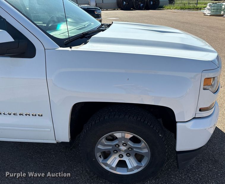 image for item DX8006 2018 Chevrolet Silverado 1500 Double Cab pickup truck