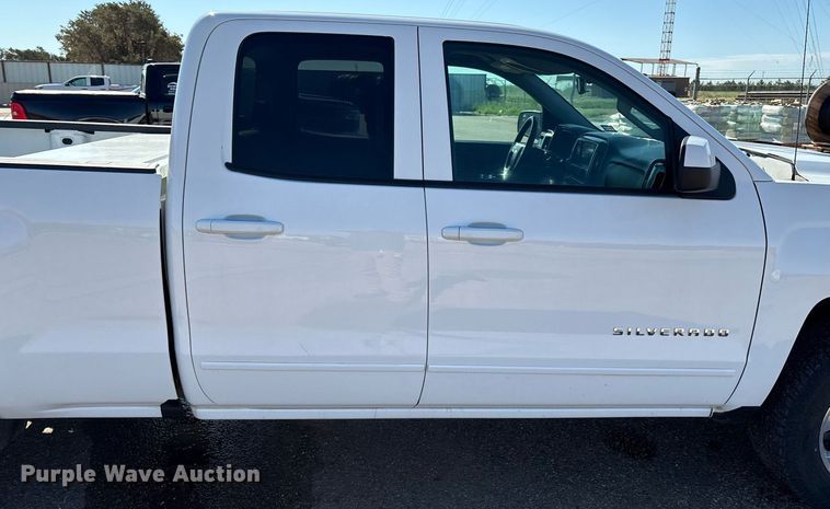 image for item DX8006 2018 Chevrolet Silverado 1500 Double Cab pickup truck