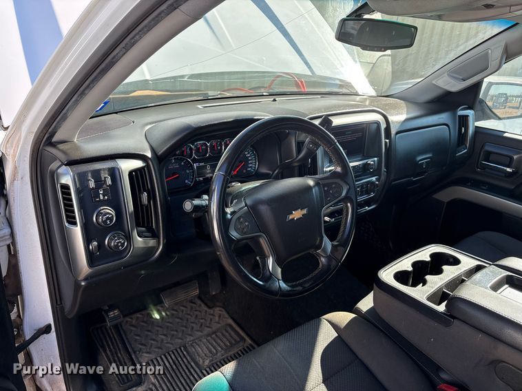 image for item DX8006 2018 Chevrolet Silverado 1500 Double Cab pickup truck