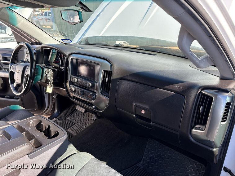 image for item DX8006 2018 Chevrolet Silverado 1500 Double Cab pickup truck