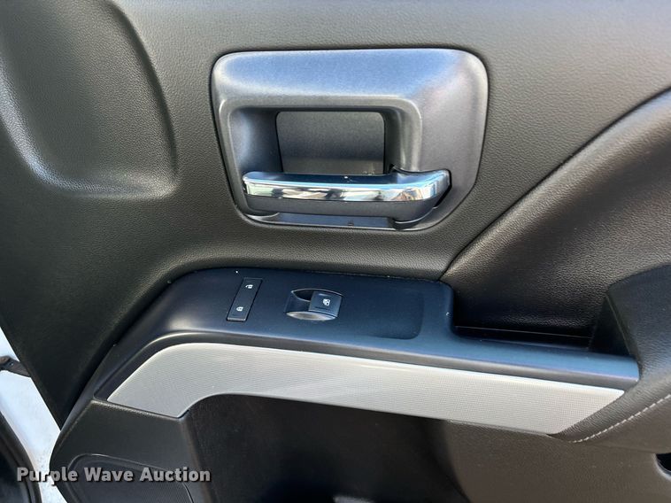 image for item DX8006 2018 Chevrolet Silverado 1500 Double Cab pickup truck