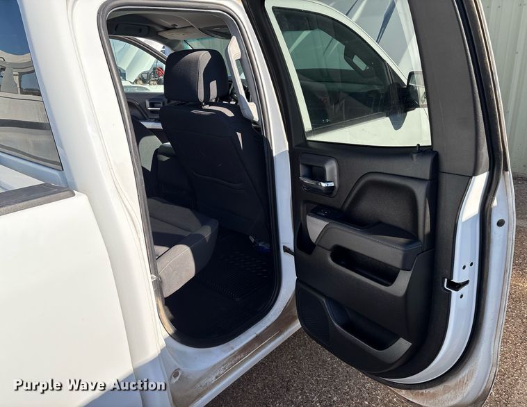 image for item DX8006 2018 Chevrolet Silverado 1500 Double Cab pickup truck