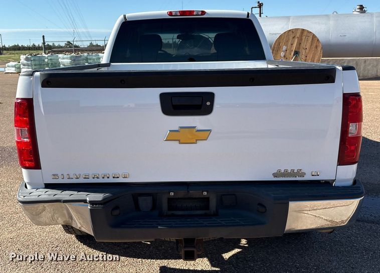 image for item DX8007 2013 Chevrolet Silverado 1500 Ext. Cab pickup truck