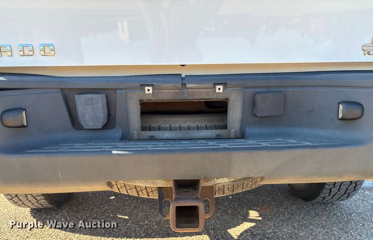 image for item DX8007 2013 Chevrolet Silverado 1500 Ext. Cab pickup truck