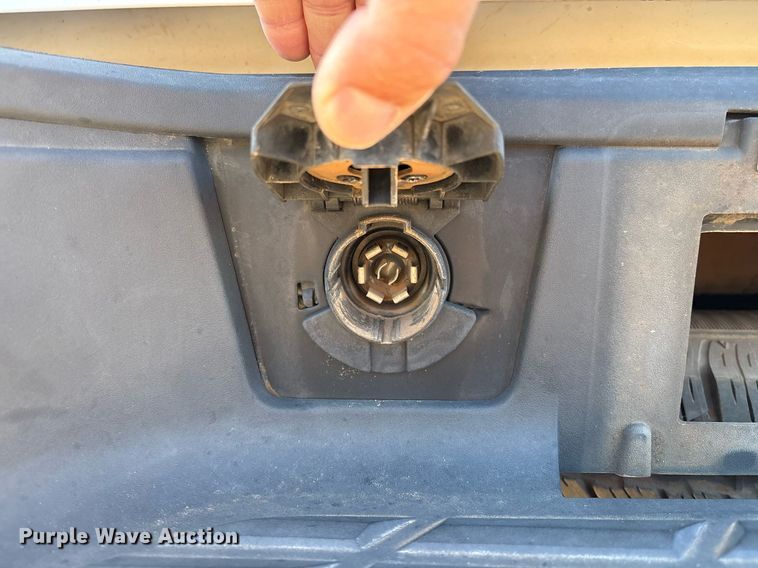 image for item DX8007 2013 Chevrolet Silverado 1500 Ext. Cab pickup truck