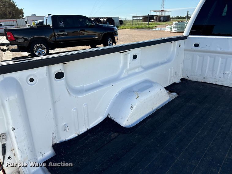 image for item DX8007 2013 Chevrolet Silverado 1500 Ext. Cab pickup truck