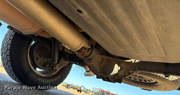 image for item DX8007 2013 Chevrolet Silverado 1500 Ext. Cab pickup truck