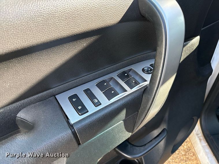 image for item DX8007 2013 Chevrolet Silverado 1500 Ext. Cab pickup truck