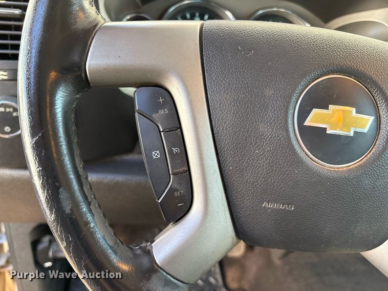 image for item DX8007 2013 Chevrolet Silverado 1500 Ext. Cab pickup truck