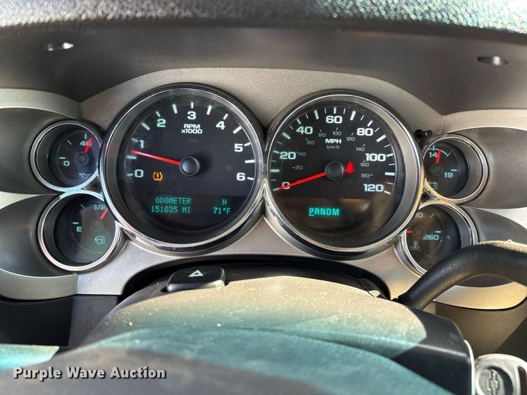 image for item DX8007 2013 Chevrolet Silverado 1500 Ext. Cab pickup truck