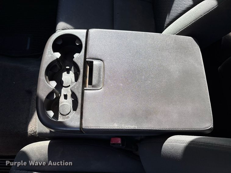 image for item DX8007 2013 Chevrolet Silverado 1500 Ext. Cab pickup truck