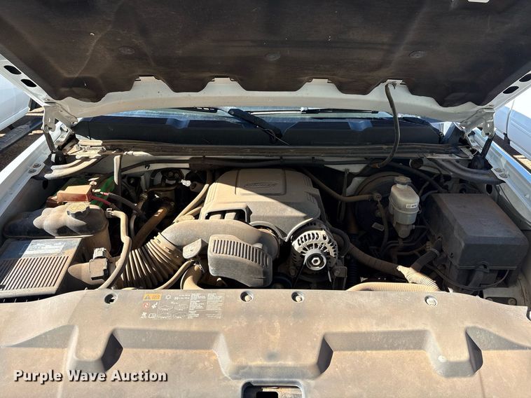 image for item DX8007 2013 Chevrolet Silverado 1500 Ext. Cab pickup truck