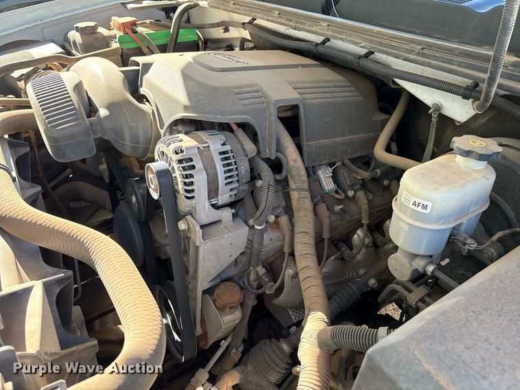 image for item DX8007 2013 Chevrolet Silverado 1500 Ext. Cab pickup truck