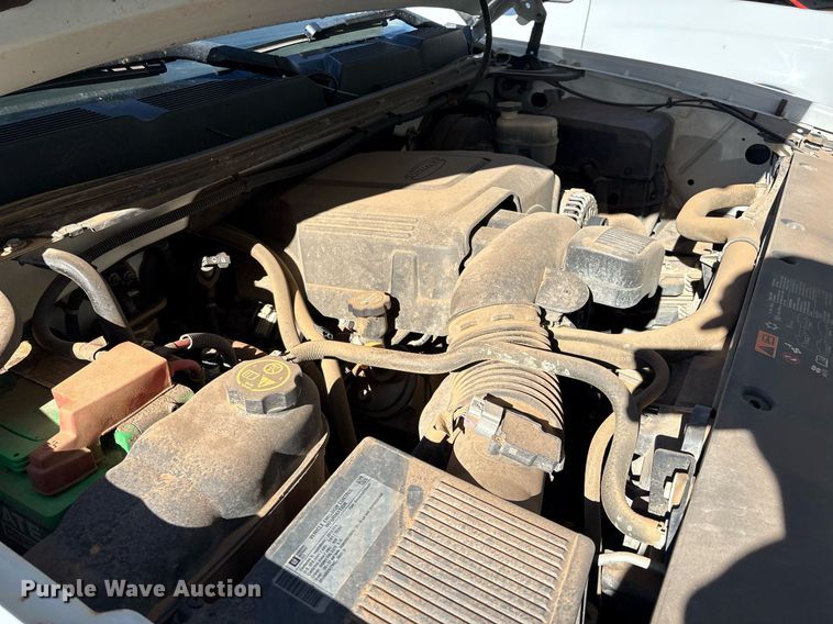 image for item DX8007 2013 Chevrolet Silverado 1500 Ext. Cab pickup truck