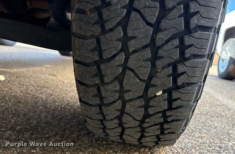 image for item DX8007 2013 Chevrolet Silverado 1500 Ext. Cab pickup truck