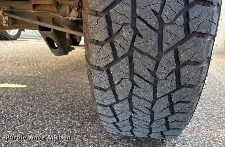 image for item DX8007 2013 Chevrolet Silverado 1500 Ext. Cab pickup truck