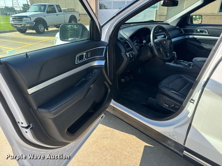 image for item DY0356 2017 Ford Explorer XLT SUV