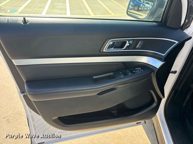 image for item DY0356 2017 Ford Explorer XLT SUV