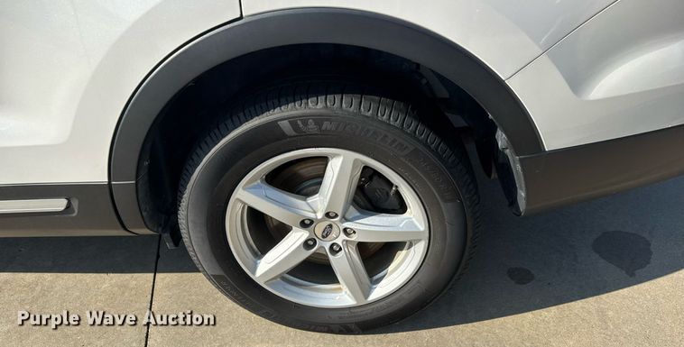 image for item DY0356 2017 Ford Explorer XLT SUV