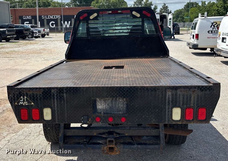 image for item DY0360 2003 Ford F250 flatbed pickup truck