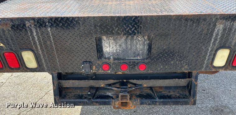 image for item DY0360 2003 Ford F250 flatbed pickup truck
