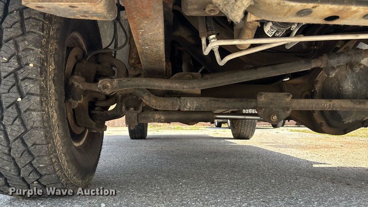 image for item DY0360 2003 Ford F250 flatbed pickup truck