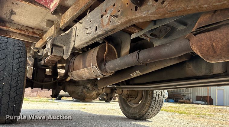 image for item DY0360 2003 Ford F250 flatbed pickup truck