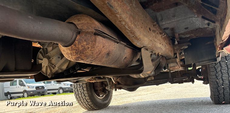 image for item DY0360 2003 Ford F250 flatbed pickup truck