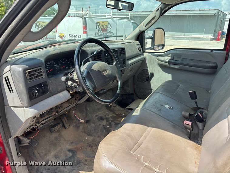 image for item DY0360 2003 Ford F250 flatbed pickup truck