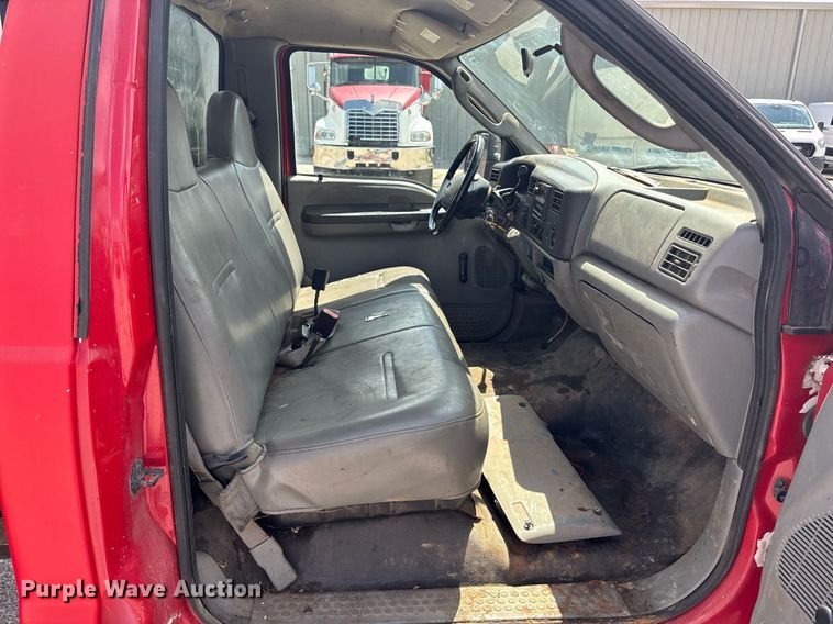image for item DY0360 2003 Ford F250 flatbed pickup truck