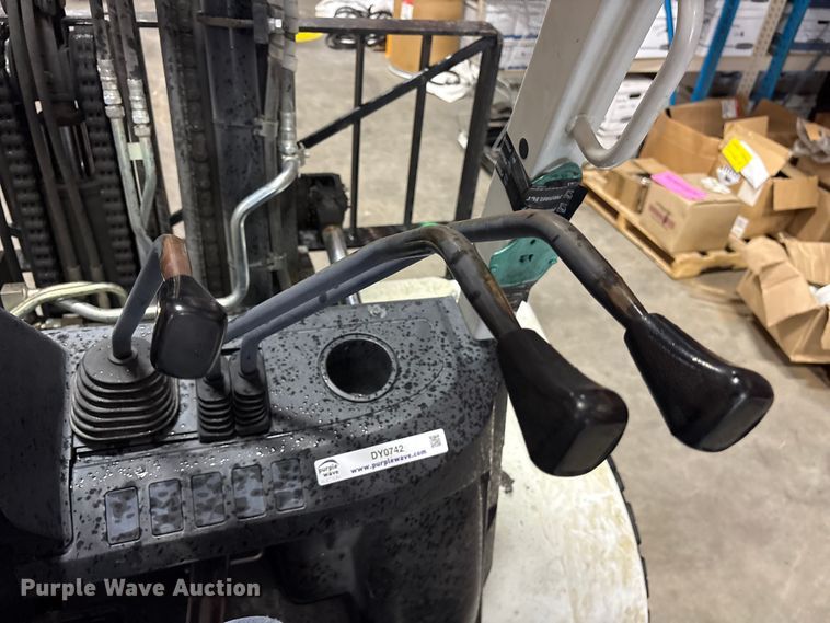 image for item DY0742 2016 UniCarriers PF80YLP forklift